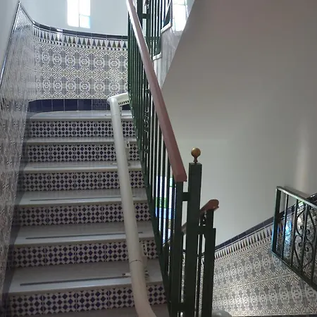 Torre De La Victoria Hostel *