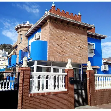 Хостел Torre De La Victoria Hostel *
